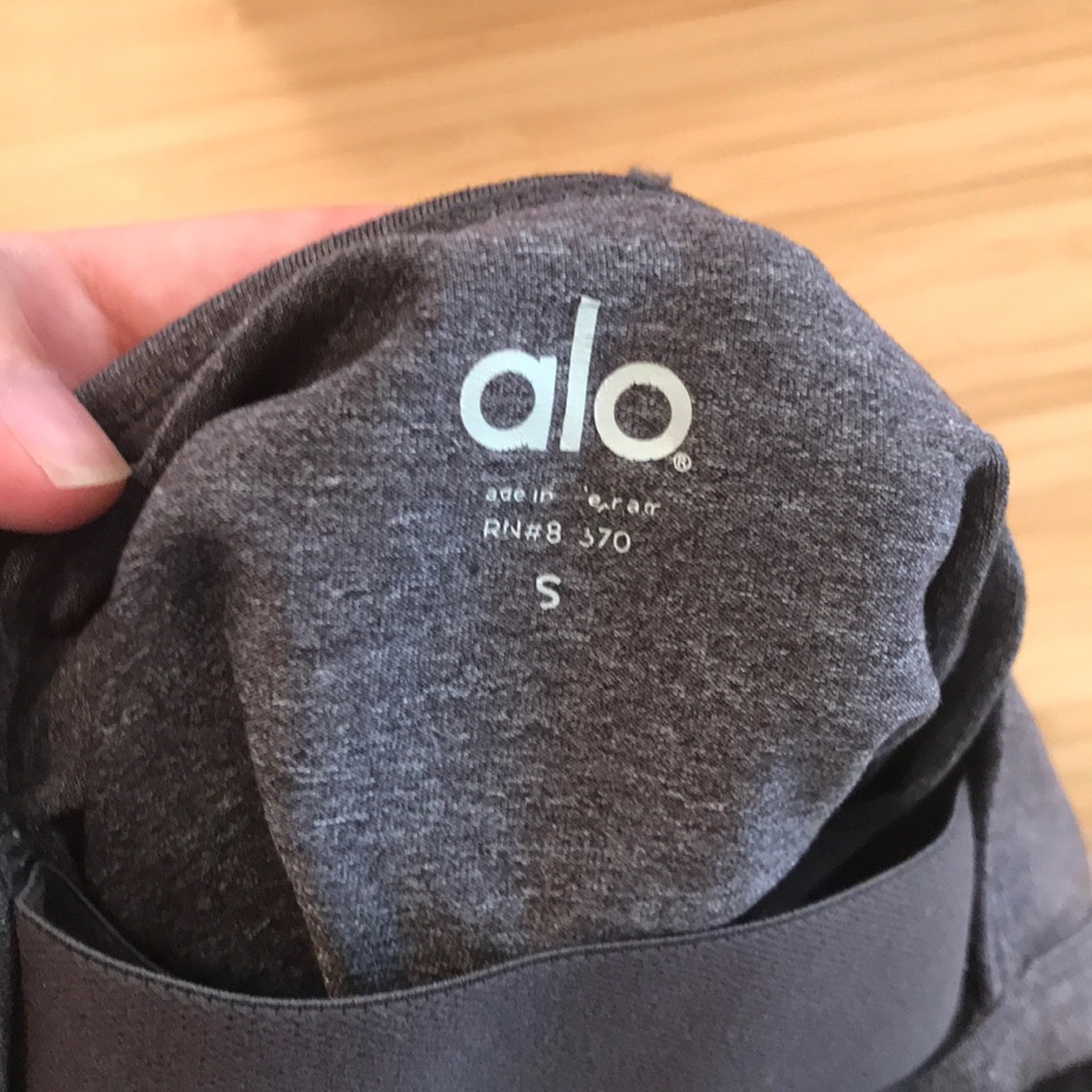 ALO Yoga Top, Grey, S 🧘♀️ - Picture 5 of 7